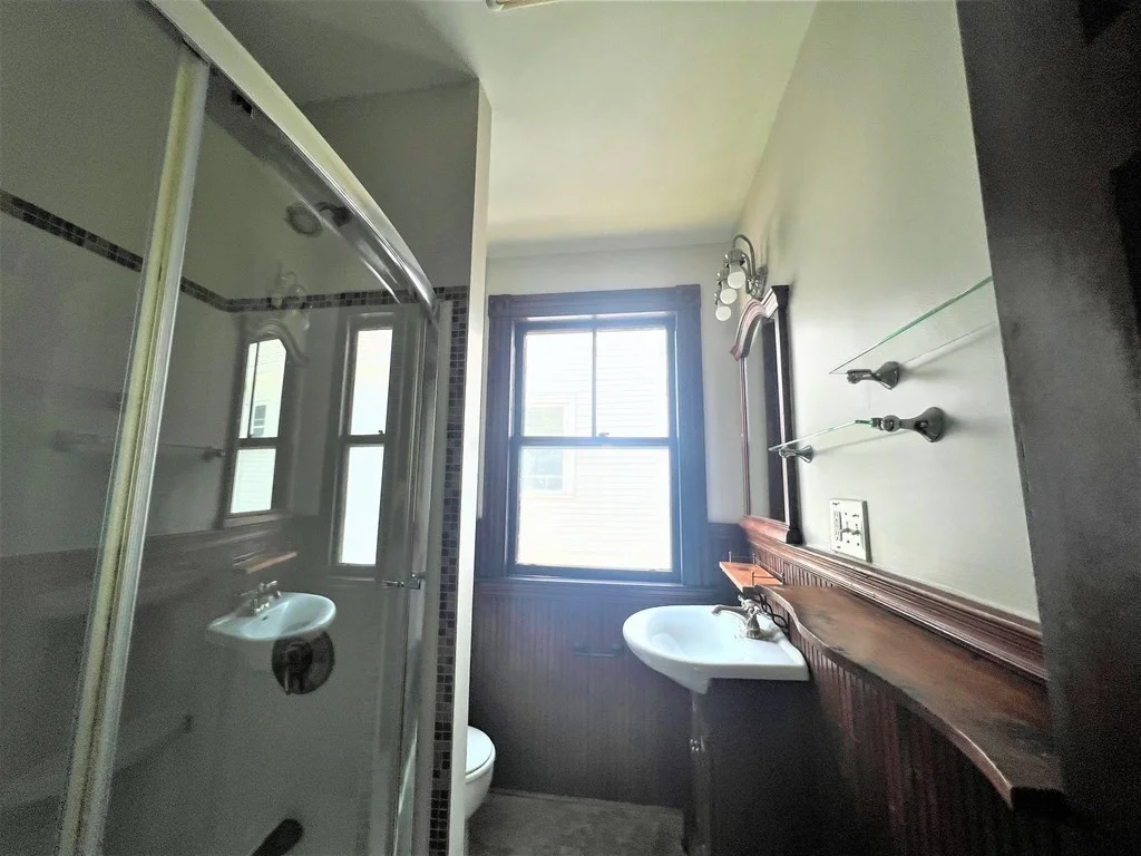 4 bed, 1 bath apartment for rent at 31 Federal St Unit 2, Beverly — photo 15 of 24