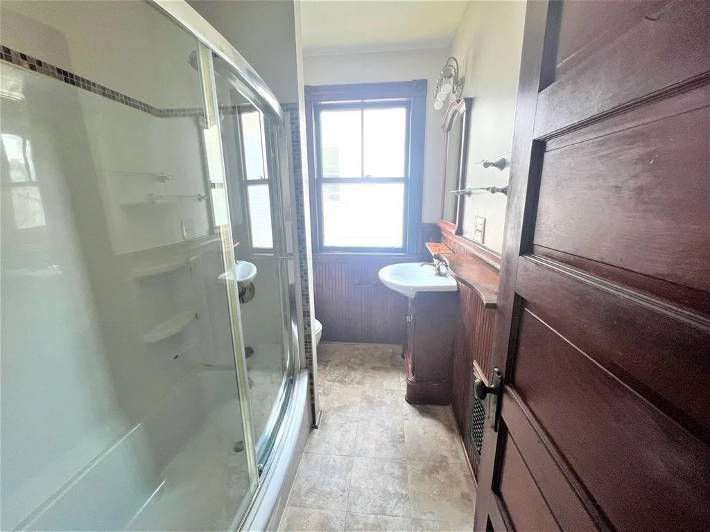 4 bed, 1 bath apartment for rent at 31 Federal St Unit 2, Beverly — photo 14 of 24