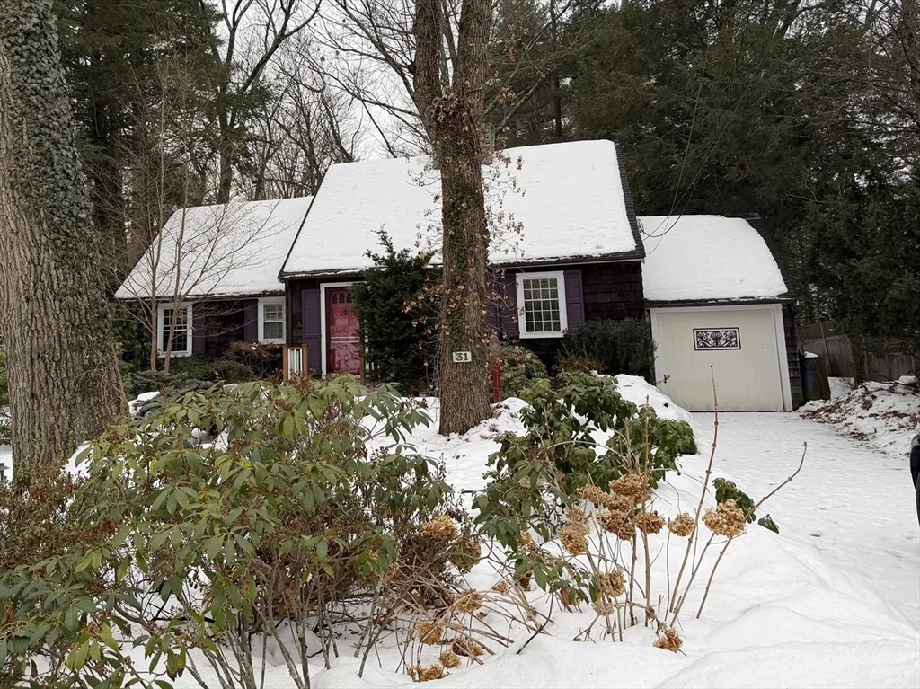 3 bed, 2 bath apartment for rent at 31 Fells Rd, Winchester — photo 1 of 22
