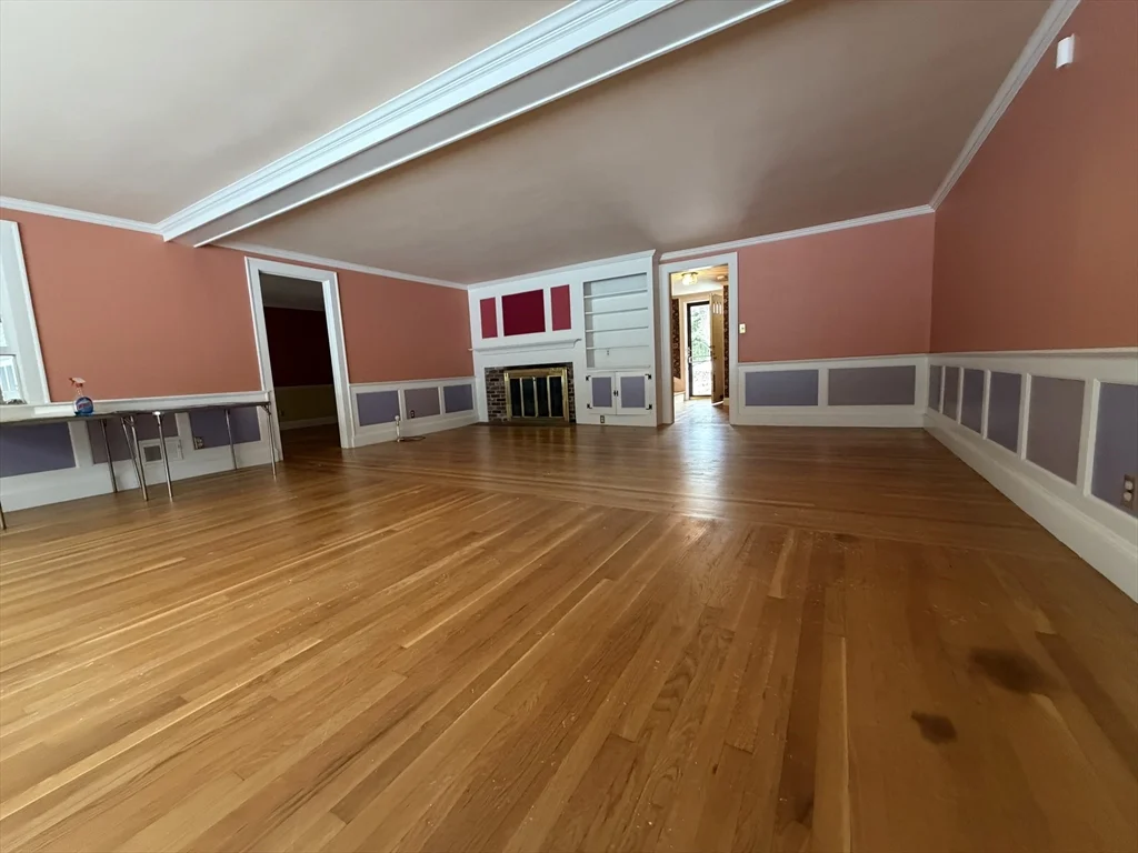 3 bed, 2 bath apartment for rent at 31 Fells Rd, Winchester — photo 5 of 22