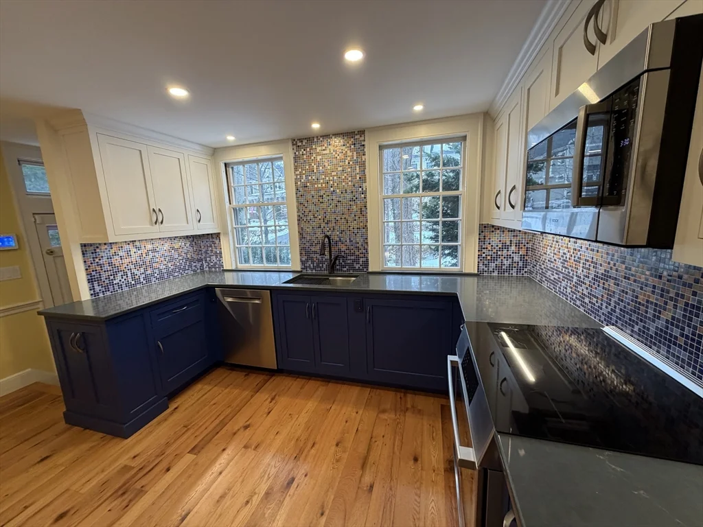 3 bed, 2 bath apartment for rent at 31 Fells Rd, Winchester — photo 10 of 22
