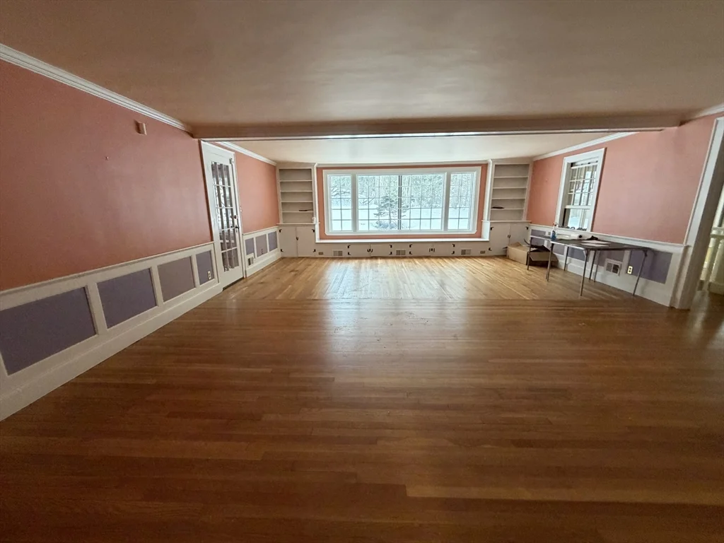 3 bed, 2 bath apartment for rent at 31 Fells Rd, Winchester — photo 4 of 22