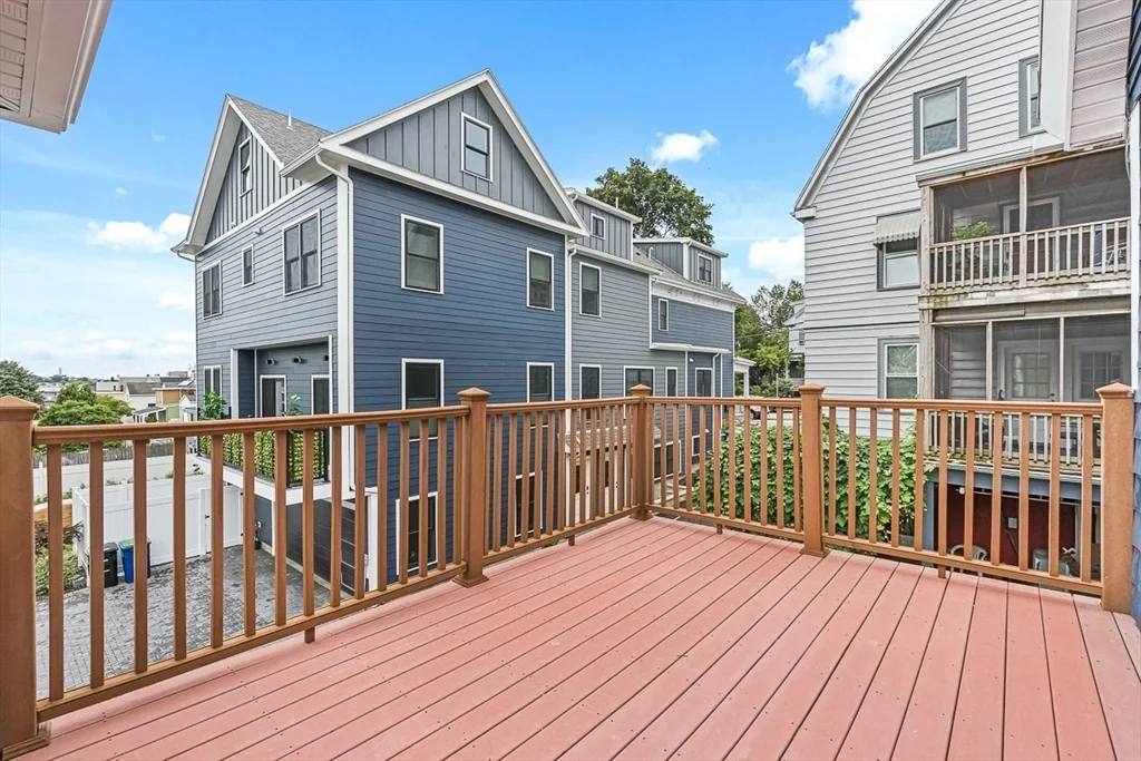 5 bed, 1 bath apartment for rent at 31 Fenwick St Unit 31, South Medford — photo 35 of 37