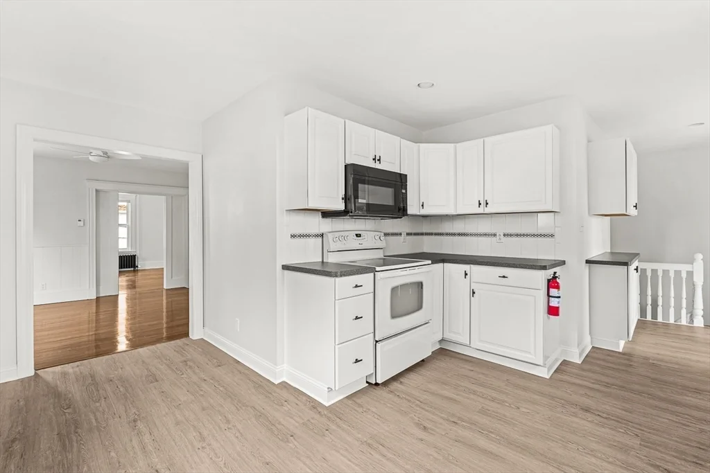 5 bed, 1 bath apartment for rent at 31 Fenwick St Unit 31, South Medford — photo 6 of 37