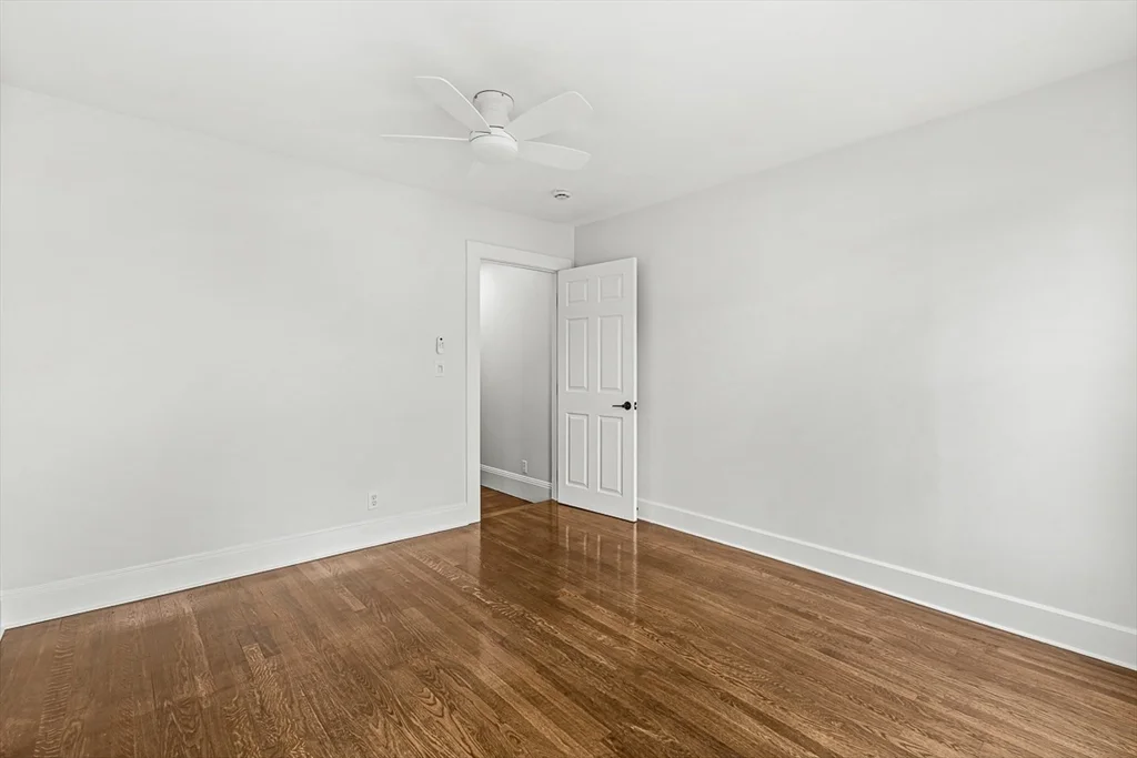 5 bed, 1 bath apartment for rent at 31 Fenwick St Unit 31, South Medford — photo 12 of 37