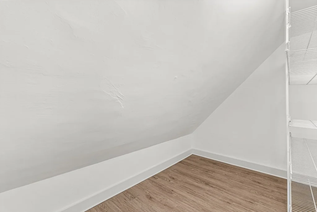 5 bed, 1 bath apartment for rent at 31 Fenwick St Unit 31, South Medford — photo 24 of 37
