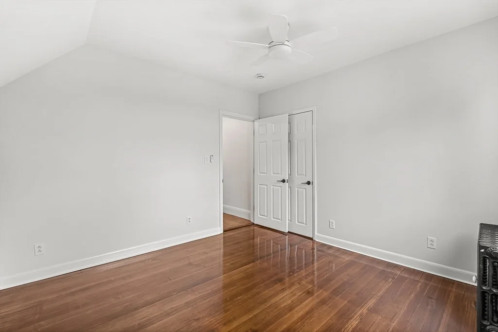 5 bed, 1 bath apartment for rent at 31 Fenwick St Unit 31, South Medford — photo 23 of 37