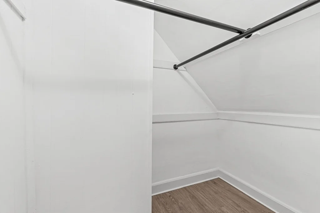5 bed, 1 bath apartment for rent at 31 Fenwick St Unit 31, South Medford — photo 29 of 37