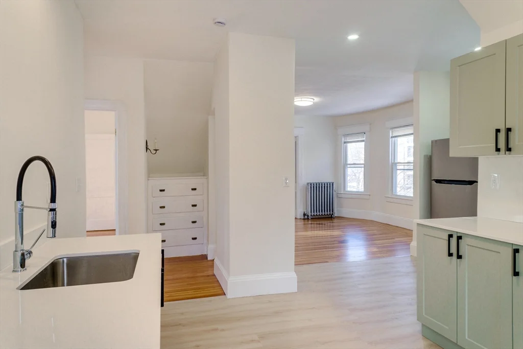 2 bed, 1 bath apartment for rent at 31 Firglade Unit 31, Springfield — photo 3 of 22