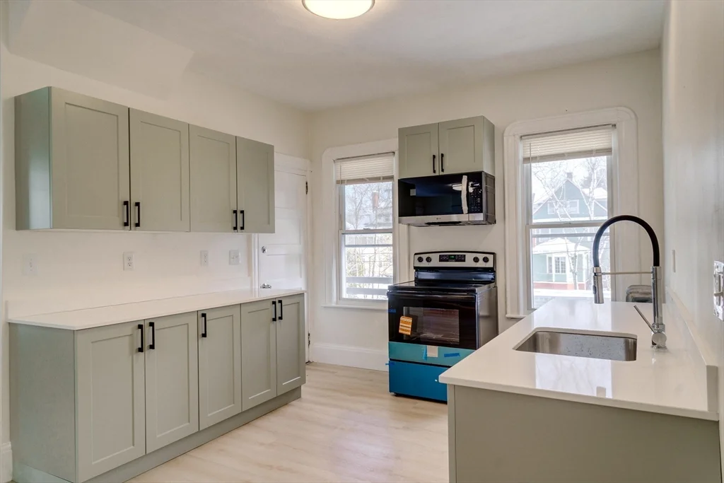 2 bed, 1 bath apartment for rent at 31 Firglade Unit 31, Springfield — photo 1 of 22