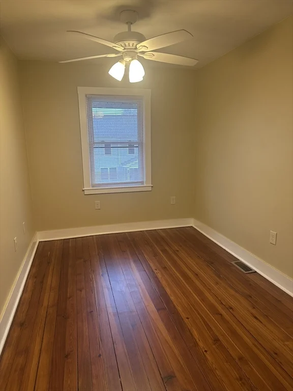 3 bed, 1 bath apartment for rent at 31 Forest Ave Unit 31, North Plymouth — photo 9 of 11