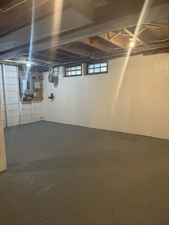 3 bed, 1 bath apartment for rent at 31 Forest Ave Unit 31, North Plymouth — photo 10 of 11