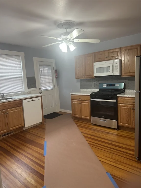 3 bed, 1 bath apartment for rent at 31 Forest Ave Unit 31, North Plymouth — photo 1 of 11