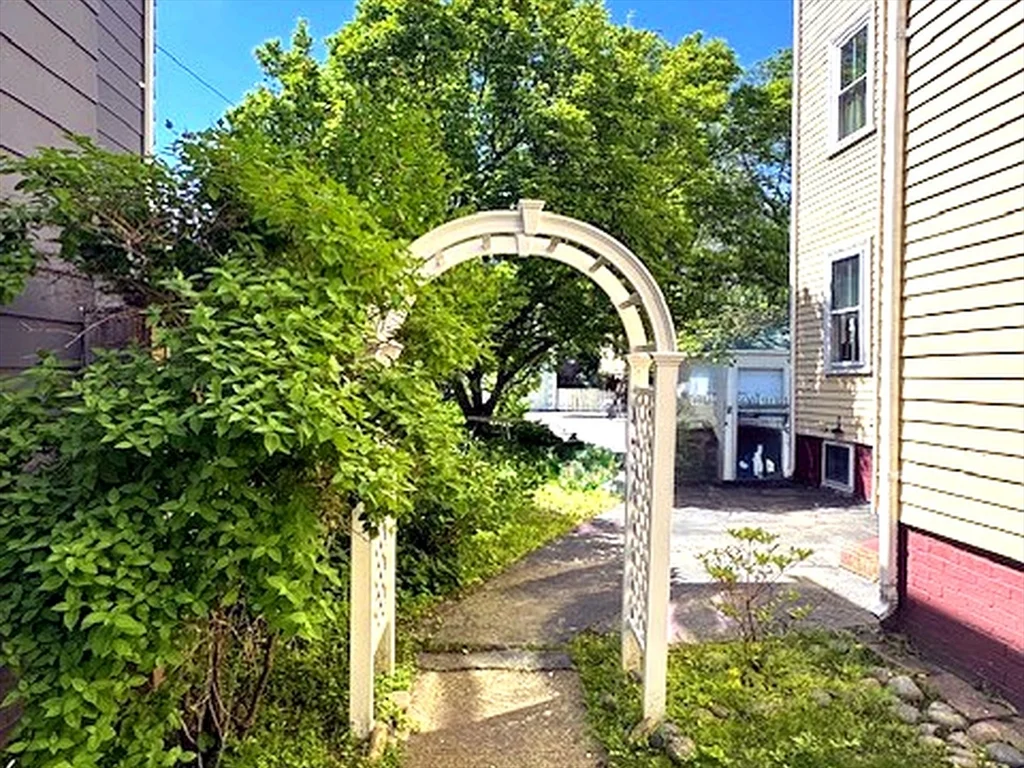 1 bed, 1 bath apartment for rent at 31 Forrester St Unit 1, Glenwood — photo 15 of 19