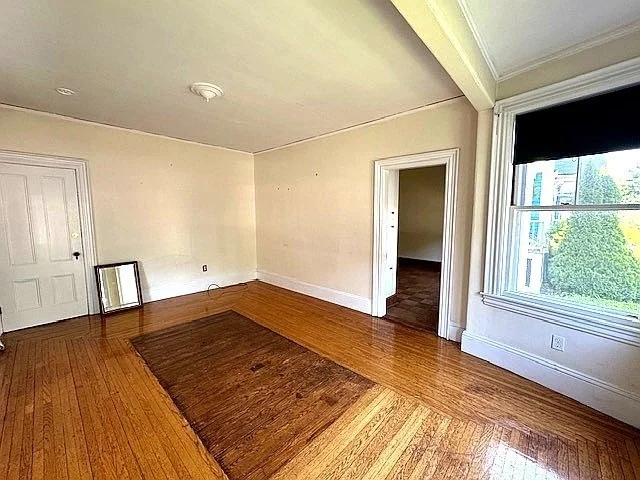 1 bed, 1 bath apartment for rent at 31 Forrester St Unit 1, Glenwood — photo 3 of 19