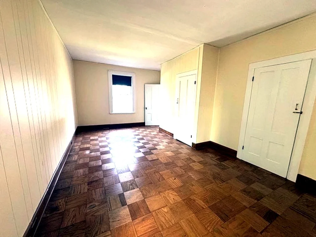 1 bed, 1 bath apartment for rent at 31 Forrester St Unit 1, Glenwood — photo 5 of 19