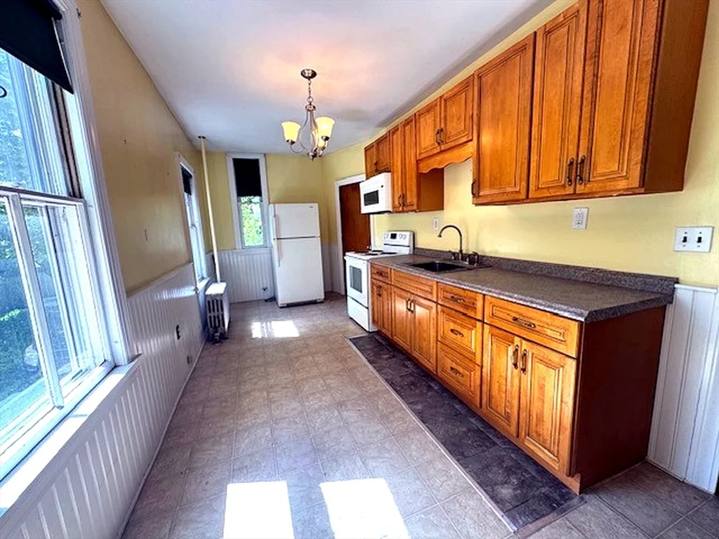 1 bed, 1 bath apartment for rent at 31 Forrester St Unit 1, Glenwood — photo 8 of 19