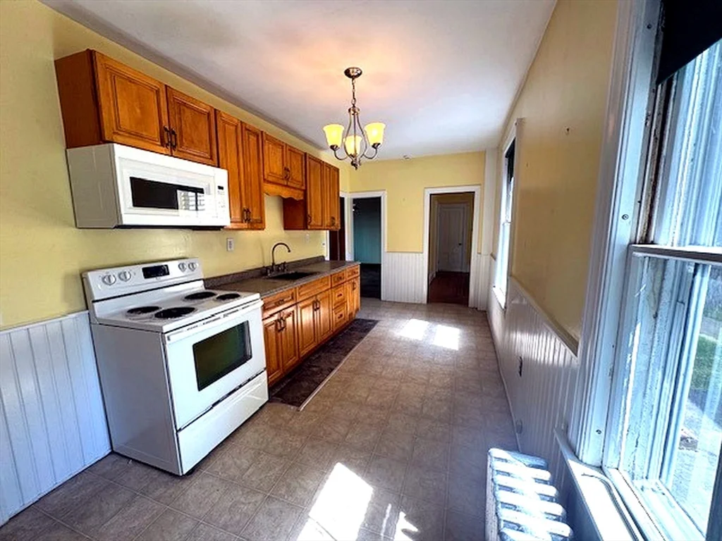 1 bed, 1 bath apartment for rent at 31 Forrester St Unit 1, Glenwood — photo 9 of 19