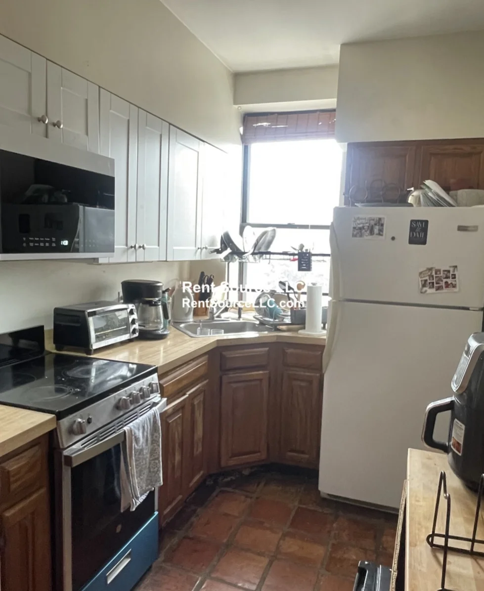 1 bed, 1 bath apartment for rent at 31 Fort Ave Unit 2, Roxbury — photo 13 of 15
