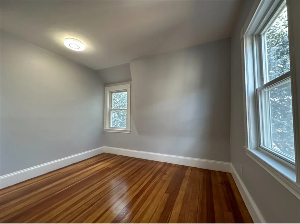 3 bed, 1 bath apartment for rent at 31 Francis Ave Unit 0, Quincy — photo 9 of 12