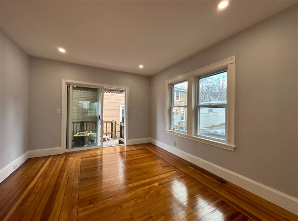 3 bed, 1 bath apartment for rent at 31 Francis Ave Unit 0, Quincy — photo 6 of 12
