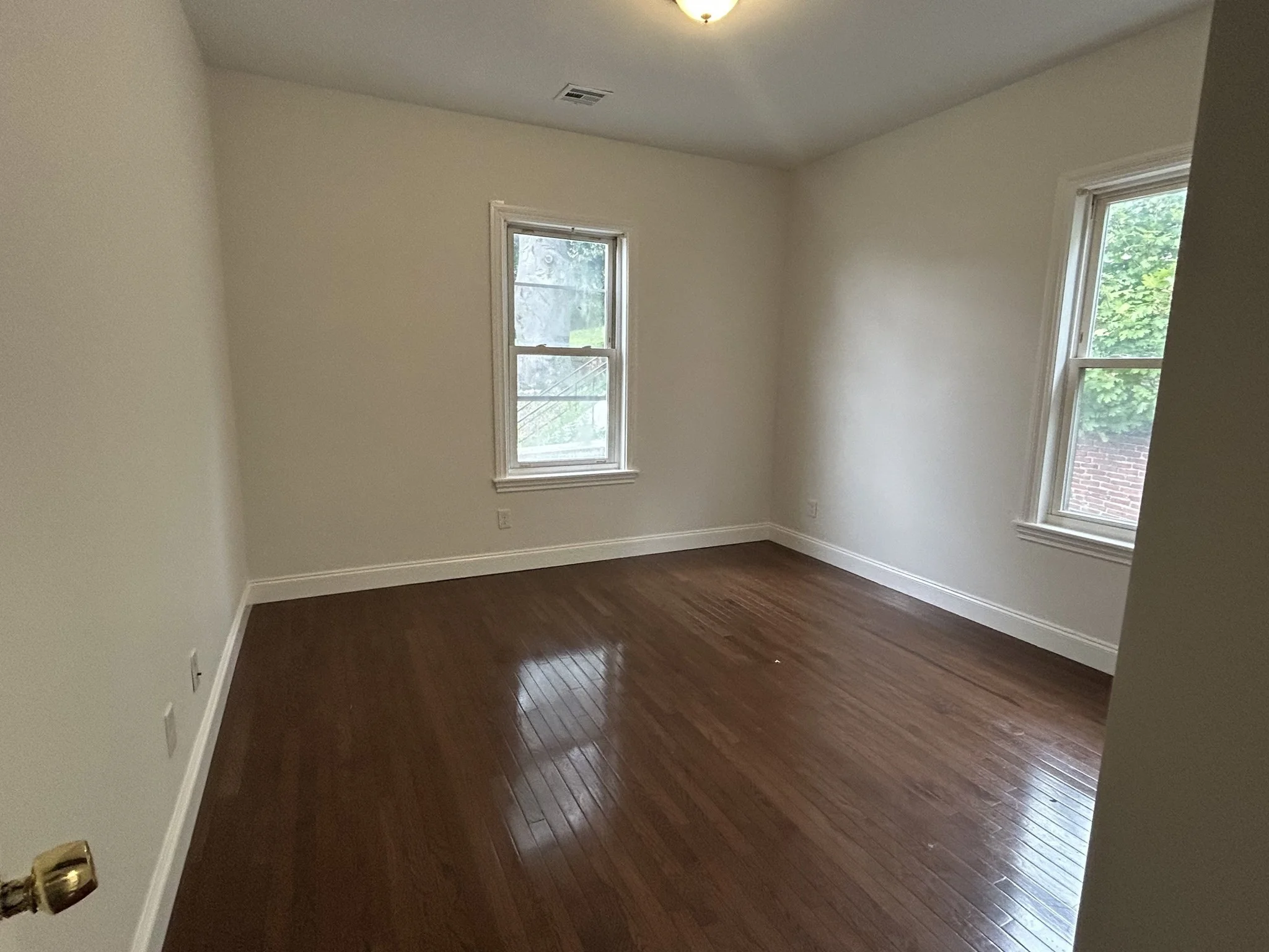 3 bed, 1 bath apartment for rent at 31 Franklin Ave Unit 2-2, Chelsea — photo 6 of 8