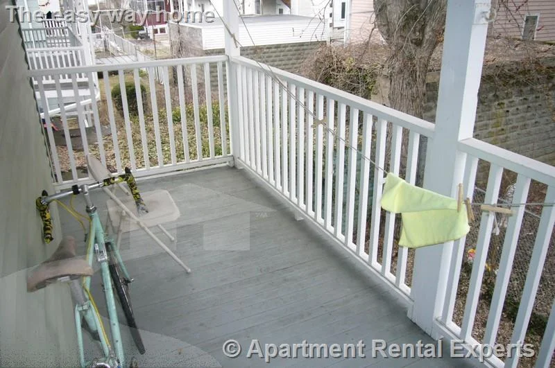 4 bed, 2 bath apartment for rent at 31 Frederick Ave Unit 2, Tufts — photo 6 of 13