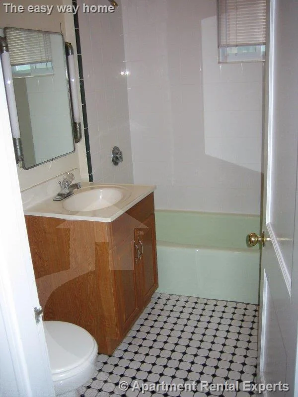 4 bed, 2 bath apartment for rent at 31 Frederick Ave Unit 2, Tufts — photo 5 of 13