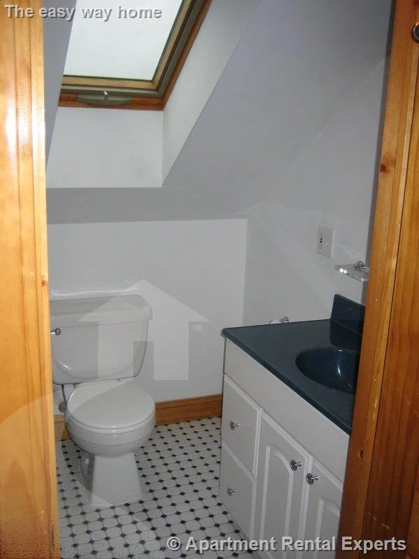 4 bed, 2 bath apartment for rent at 31 Frederick Ave Unit 2, Tufts — photo 10 of 13
