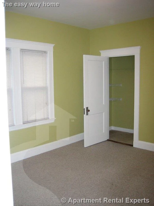 4 bed, 2 bath apartment for rent at 31 Frederick Ave Unit 2, Tufts — photo 4 of 13