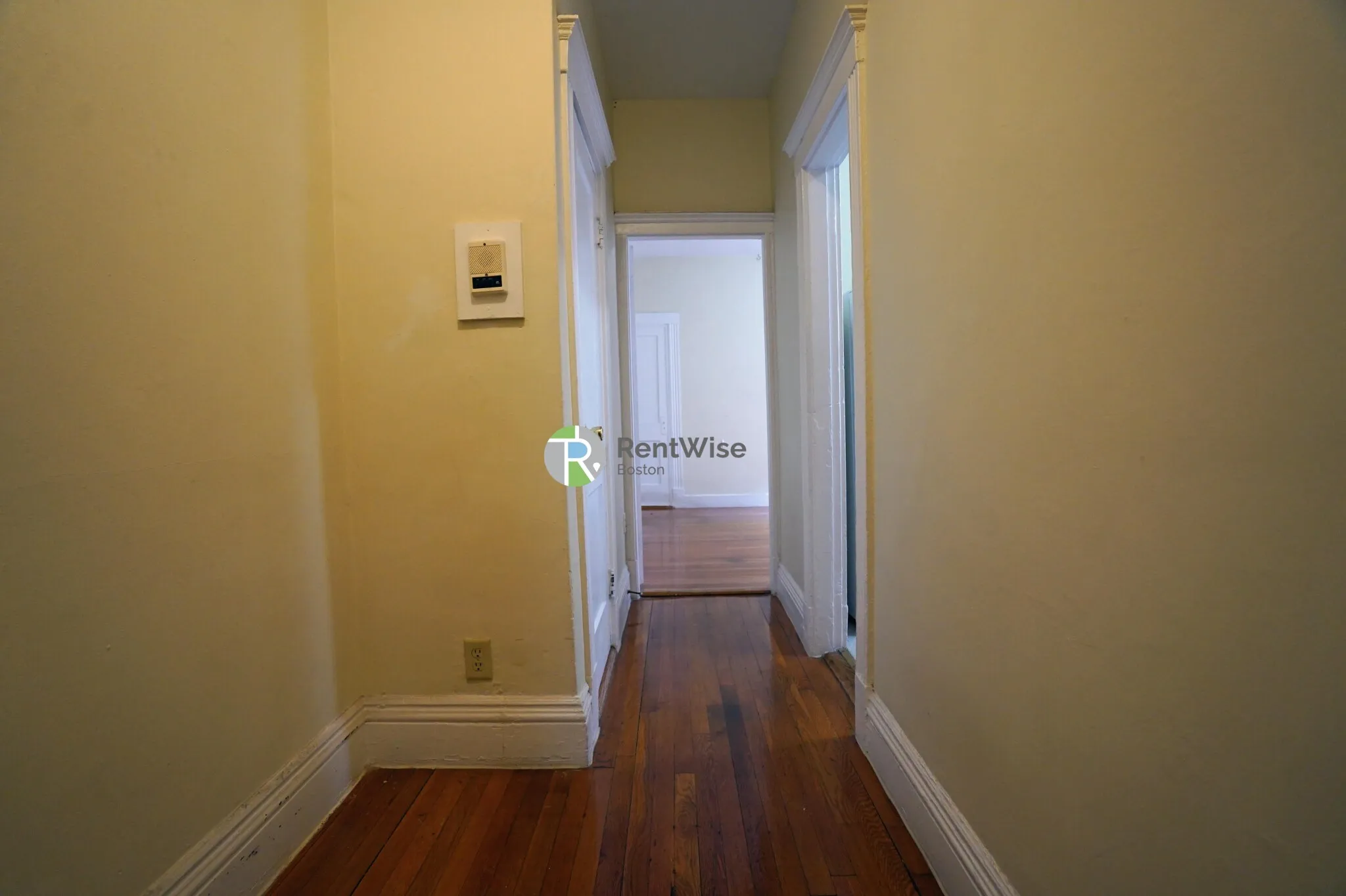Studio bed, 1 bath apartment for rent at 31 Gardner St Unit 8, Allston — photo 4 of 11