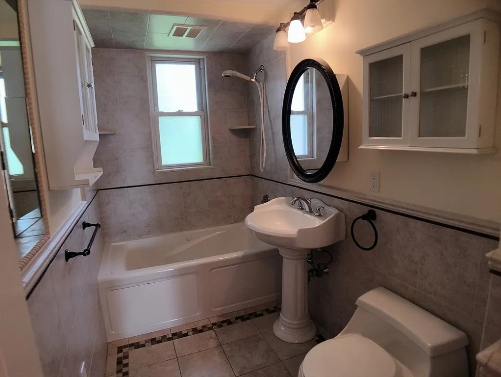 3 bed, 2 bath apartment for rent at 31 Gilbert Rd Unit 2, Belmont — photo 28 of 41
