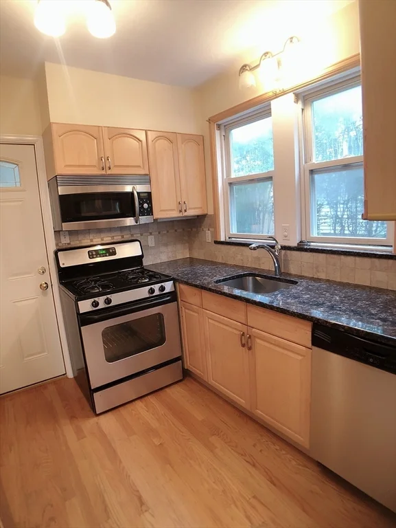 3 bed, 2 bath apartment for rent at 31 Gilbert Rd Unit 2, Belmont — photo 6 of 23