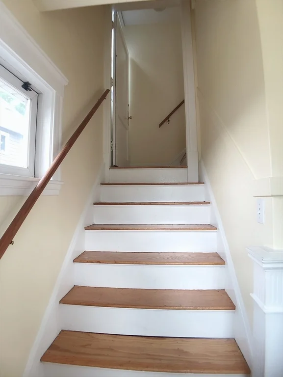 3 bed, 2 bath apartment for rent at 31 Gilbert Rd Unit 2, Belmont — photo 18 of 23