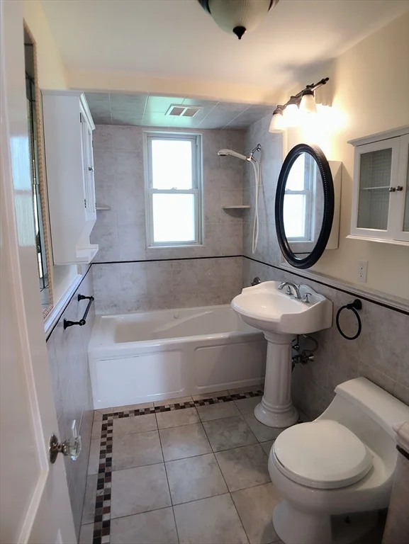3 bed, 2 bath apartment for rent at 31 Gilbert Rd Unit 2, Belmont — photo 17 of 23