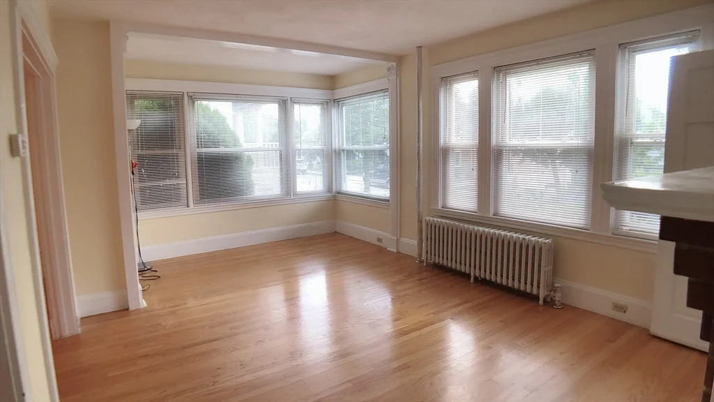 3 bed, 2 bath apartment for rent at 31 Gilbert Rd Unit 2, Belmont — photo 4 of 23