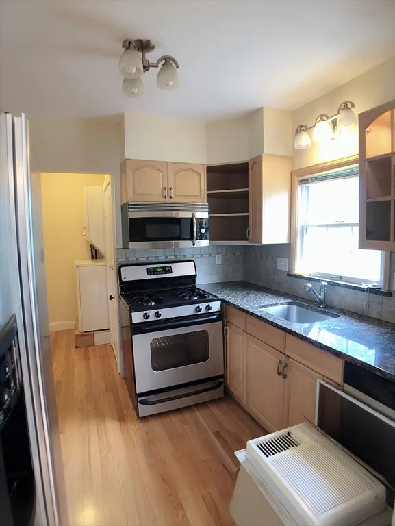 3 bed, 2 bath apartment for rent at 31 Gilbert Rd Unit 2, Belmont — photo 23 of 41