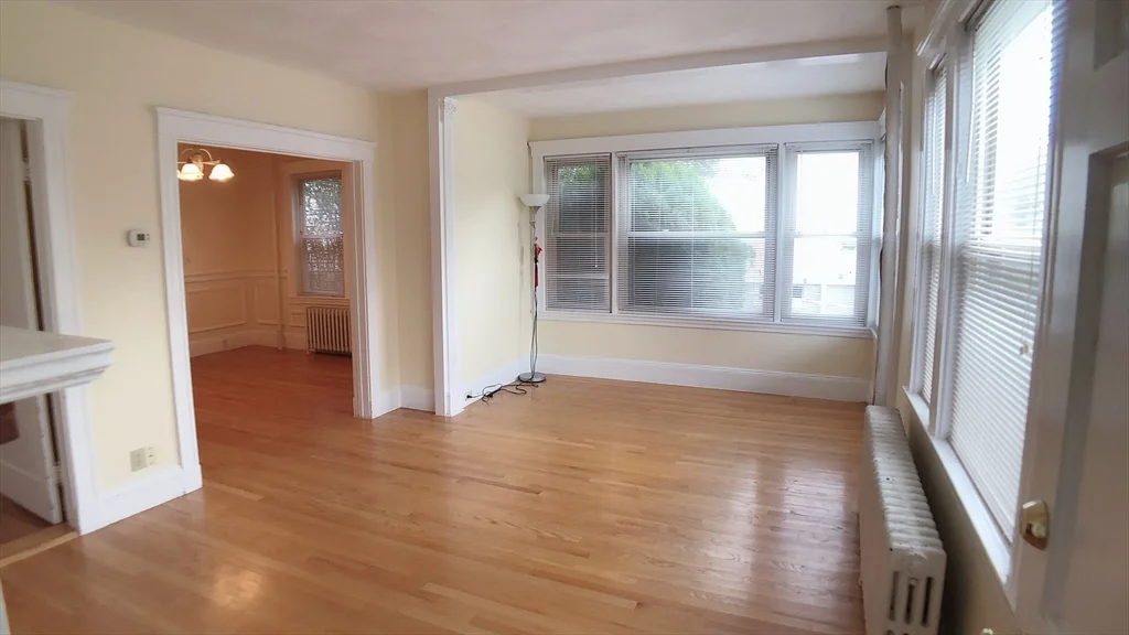 3 bed, 2 bath apartment for rent at 31 Gilbert Rd Unit 2, Belmont — photo 3 of 23