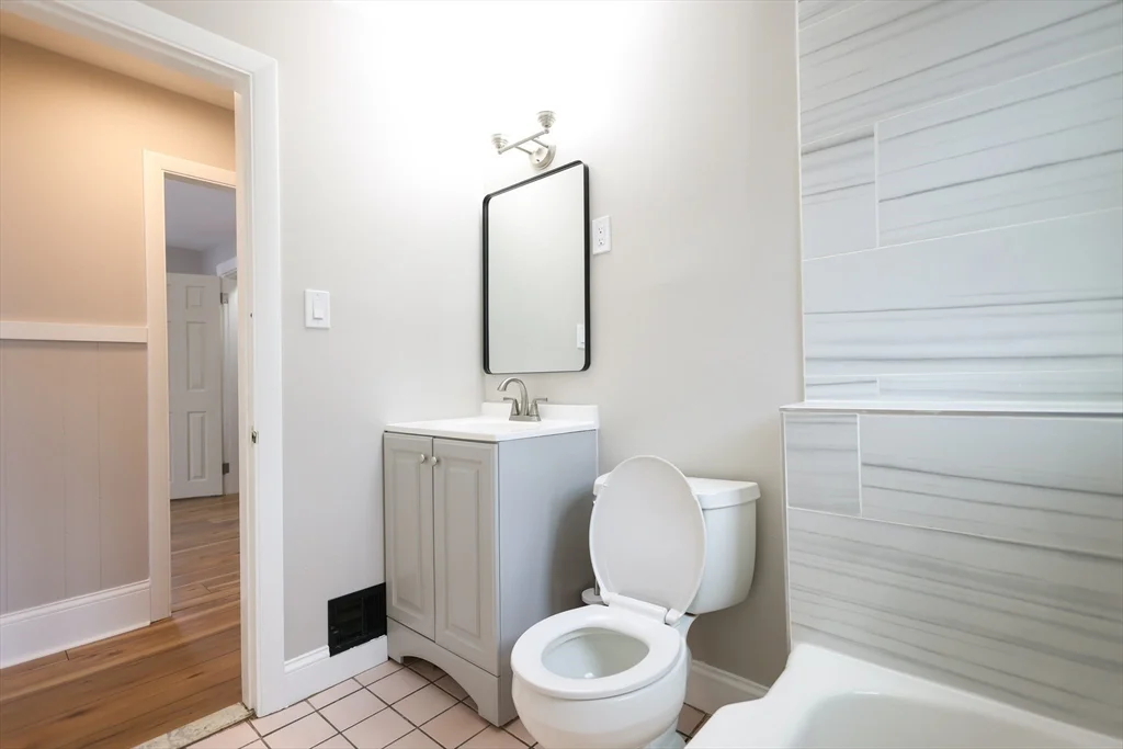 3 bed, 1 bath apartment for rent at 31 Graham St Unit 1, Quincy — photo 20 of 41