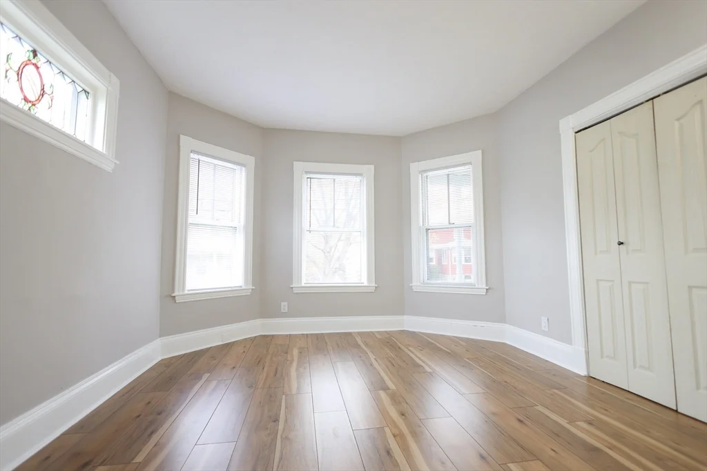 3 bed, 1 bath apartment for rent at 31 Graham St Unit 1, Quincy — photo 8 of 41