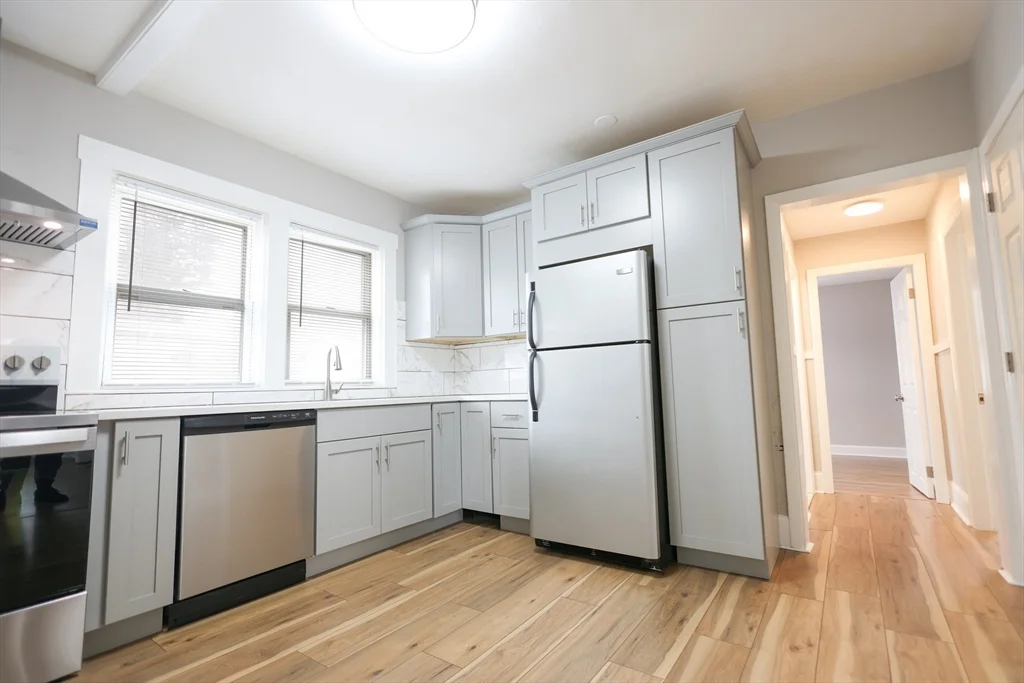 3 bed, 1 bath apartment for rent at 31 Graham St Unit 1, Quincy — photo 4 of 41