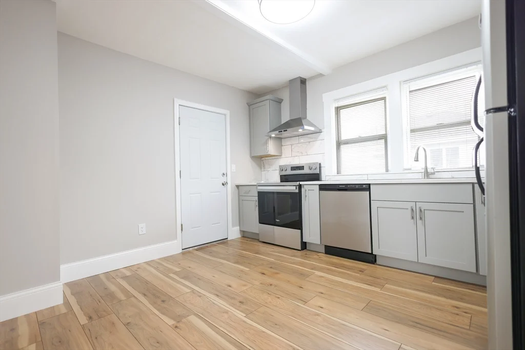 3 bed, 1 bath apartment for rent at 31 Graham St Unit 1, Quincy — photo 6 of 41