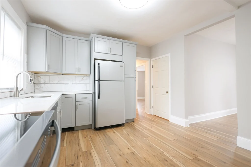 3 bed, 1 bath apartment for rent at 31 Graham St Unit 1, Quincy — photo 3 of 41