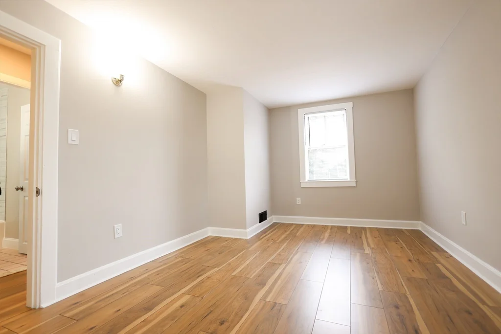 3 bed, 1 bath apartment for rent at 31 Graham St Unit 1, Quincy — photo 11 of 41
