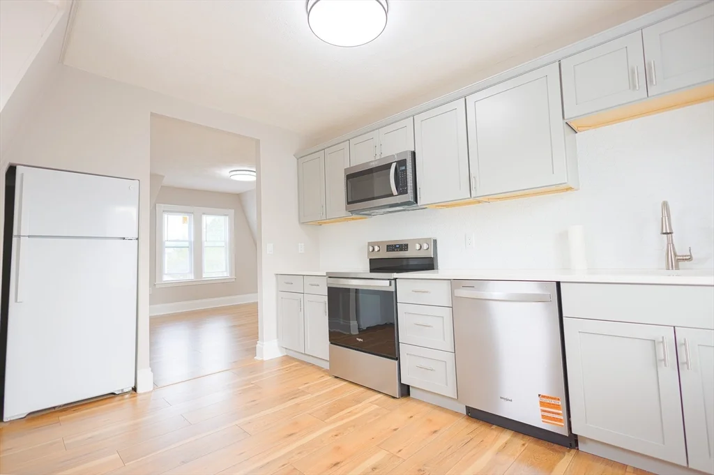 2 bed, 1 bath apartment for rent at 31 Graham St Unit 2, Quincy — photo 9 of 42