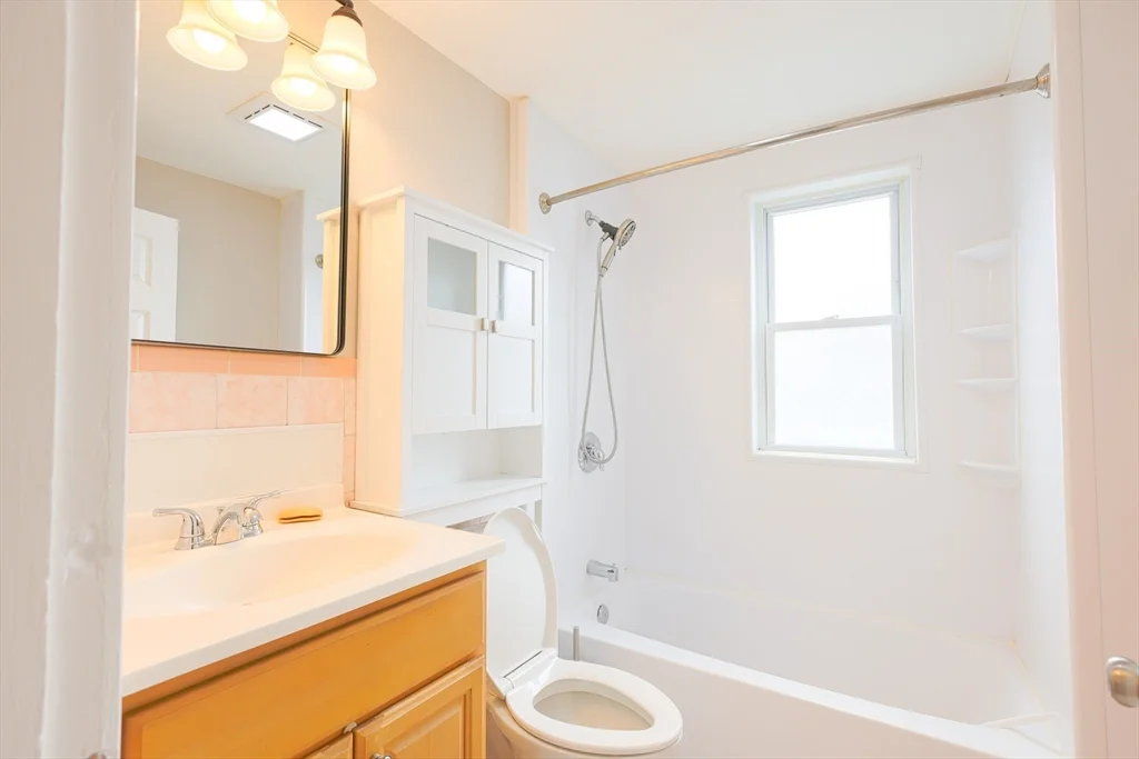 2 bed, 1 bath apartment for rent at 31 Graham St Unit 2, Quincy — photo 15 of 42
