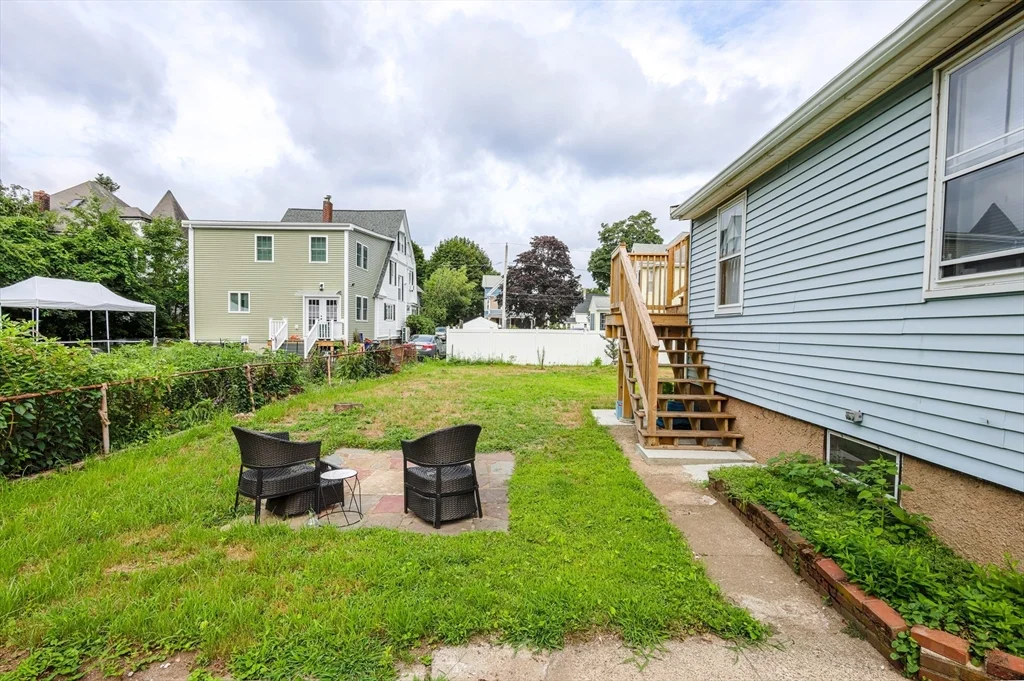 2 bed, 1 bath apartment for rent at 31 Graham St Unit 2, Quincy — photo 3 of 42