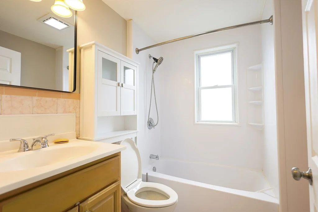 2 bed, 1 bath apartment for rent at 31 Graham St Unit 2, Quincy — photo 17 of 42