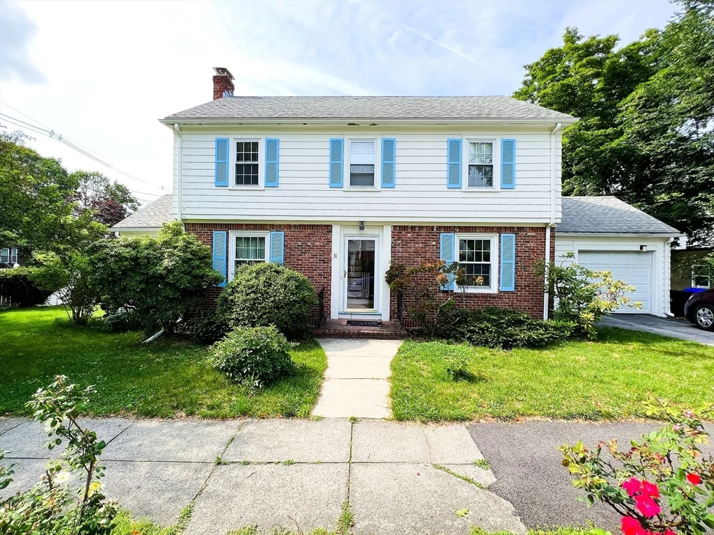 4 bed, 2 bath apartment for rent at 31 Grassmere Rd Unit -, Chestnut Hill — photo 1 of 24