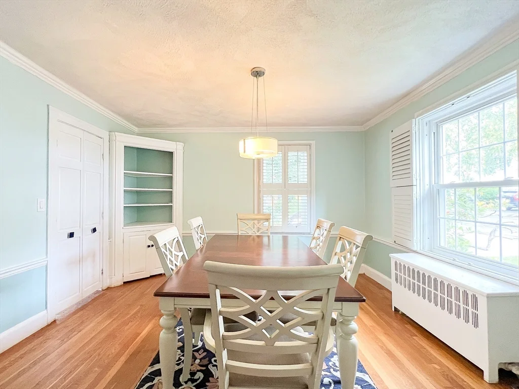 4 bed, 2 bath apartment for rent at 31 Grassmere Rd Unit -, Chestnut Hill — photo 6 of 24